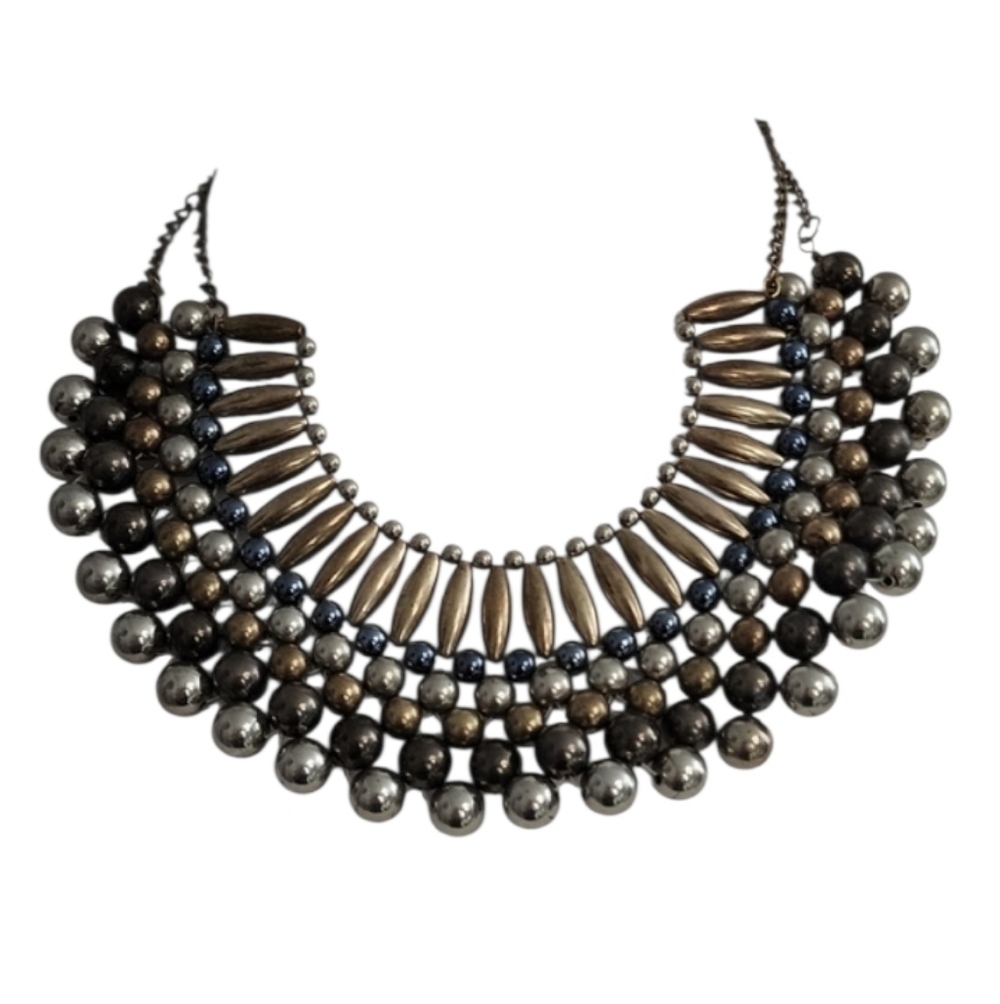 Elegant Multi-Tone Statement Necklace